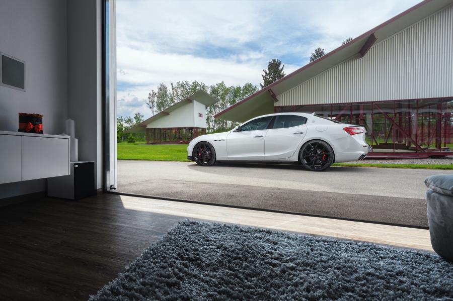  Maserati Ghibli GranLusso by Novitec Rosso 2018 года  (фото 2 из 7)